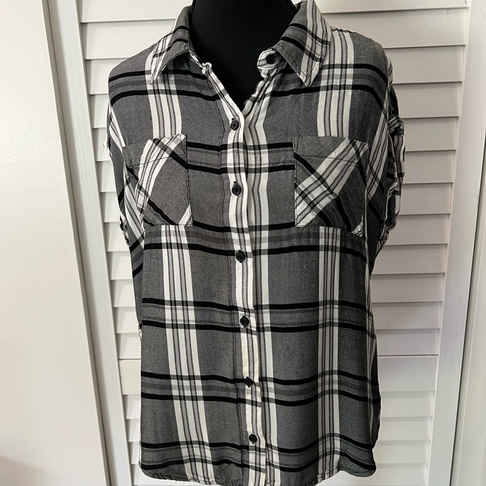 Black and White Plaid Button-Up Shirt